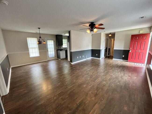 Foto del edificio - 105 Ashton Drive