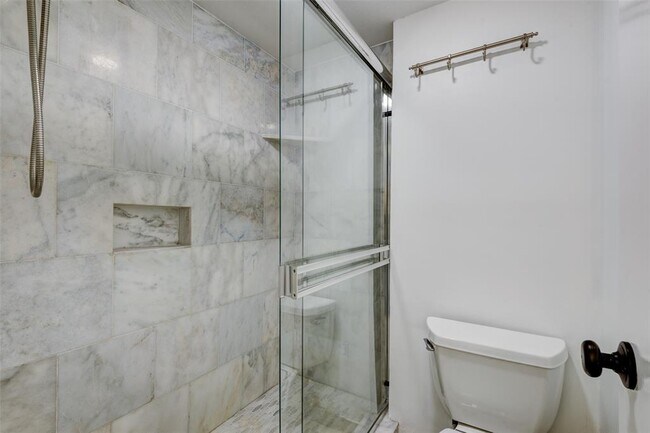 Building Photo - 1807 Stoney Brook Dr