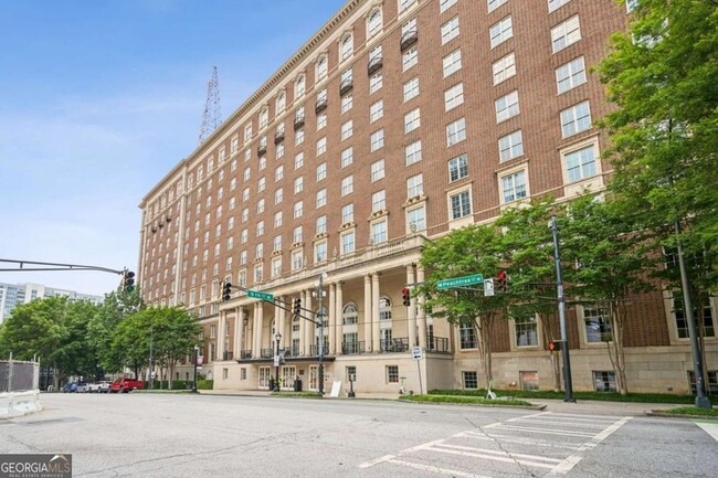 Building Photo - 30 5th St NE