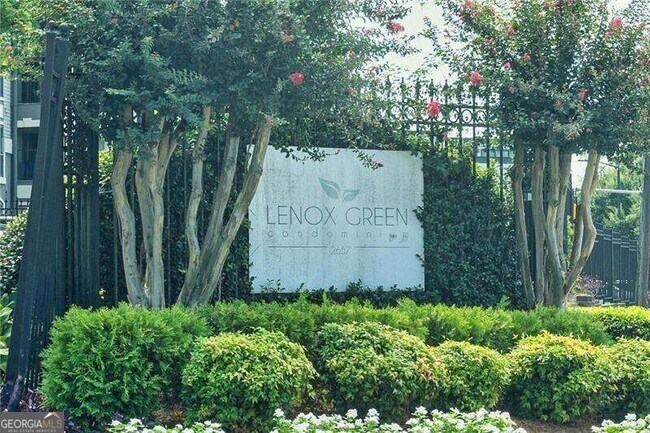 Foto del edificio - 2657 Lenox Rd NE