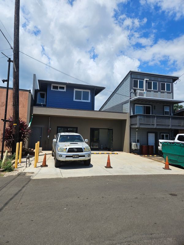 Primary Photo - 2987 Umi St