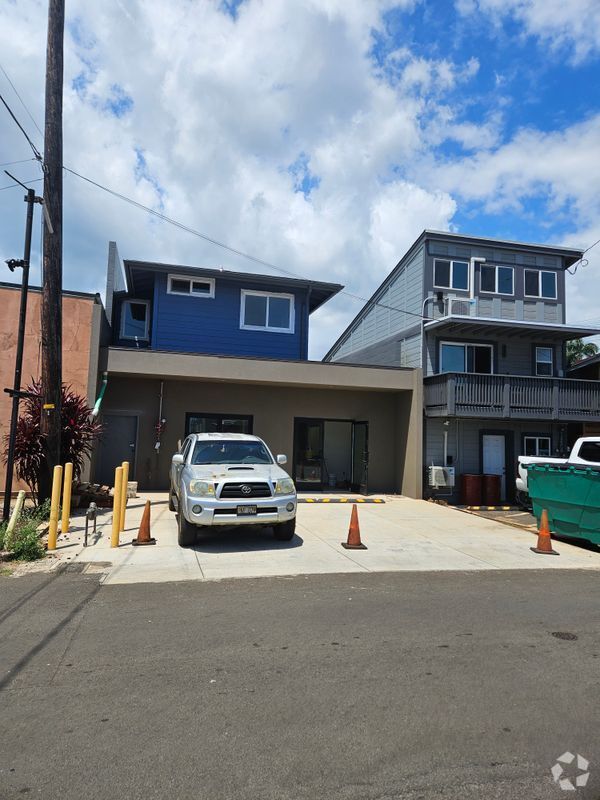 Building Photo - 2987 Umi St