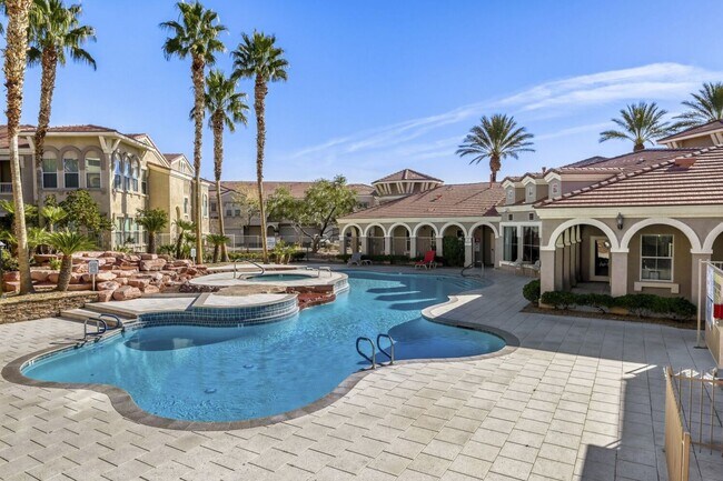 Foto del edificio - Townhouse Style Condo with an Attached Garage & Resort-Style Amenities