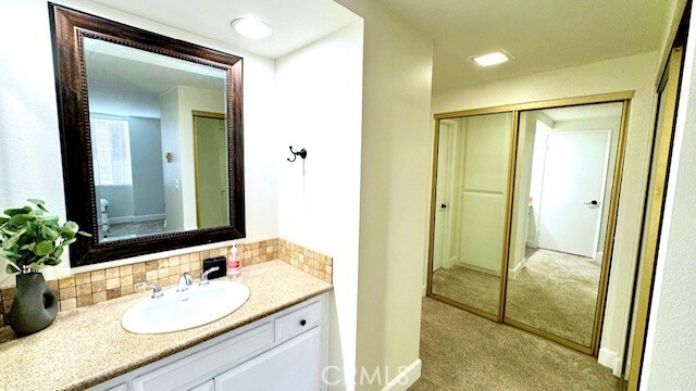 Building Photo - 2322 Palos Verdes Dr W