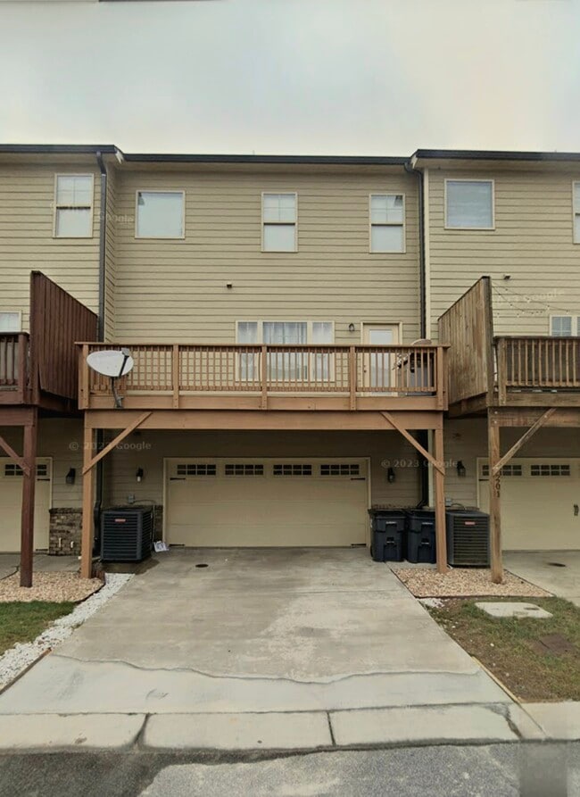 Foto del edificio - 211 Jackson Pl NW