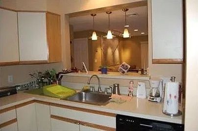 Foto del edificio - 330 Sunderland Rd