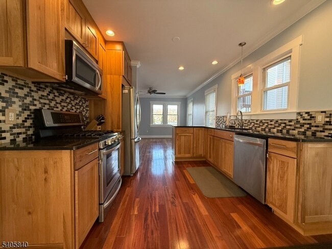 Foto del edificio - 40 W Shore Rd