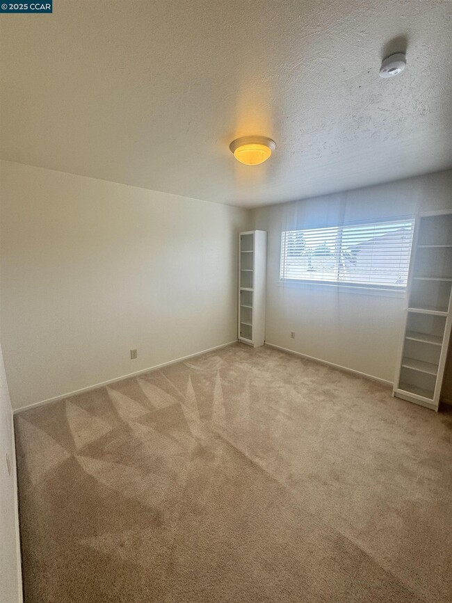 Building Photo - 674 Maud Ave