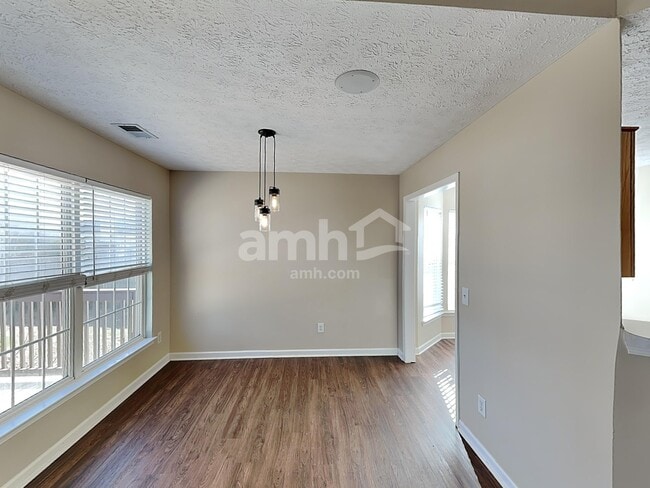 Building Photo - 2922 Wills Ct