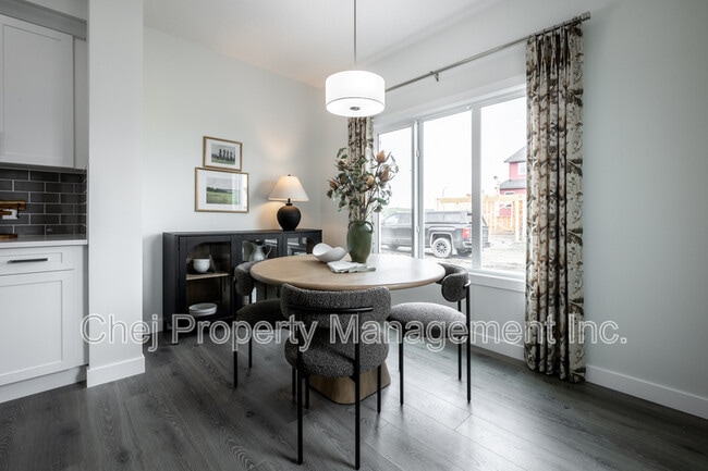 Building Photo - 2121-209a 209 St NW