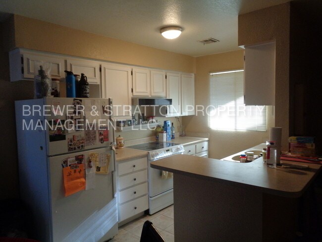 Building Photo - 602 W Hononegh Dr