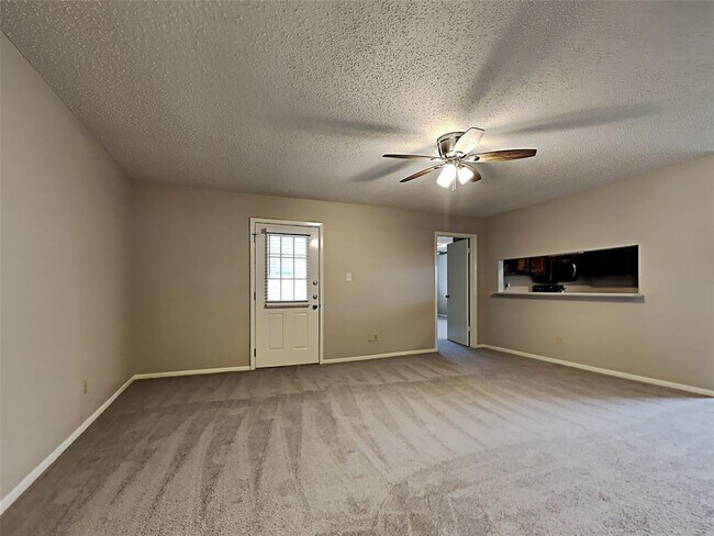 Building Photo - 207 Oakwood St