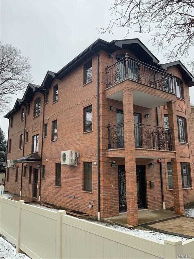 Building Photo - 61-11 172nd St