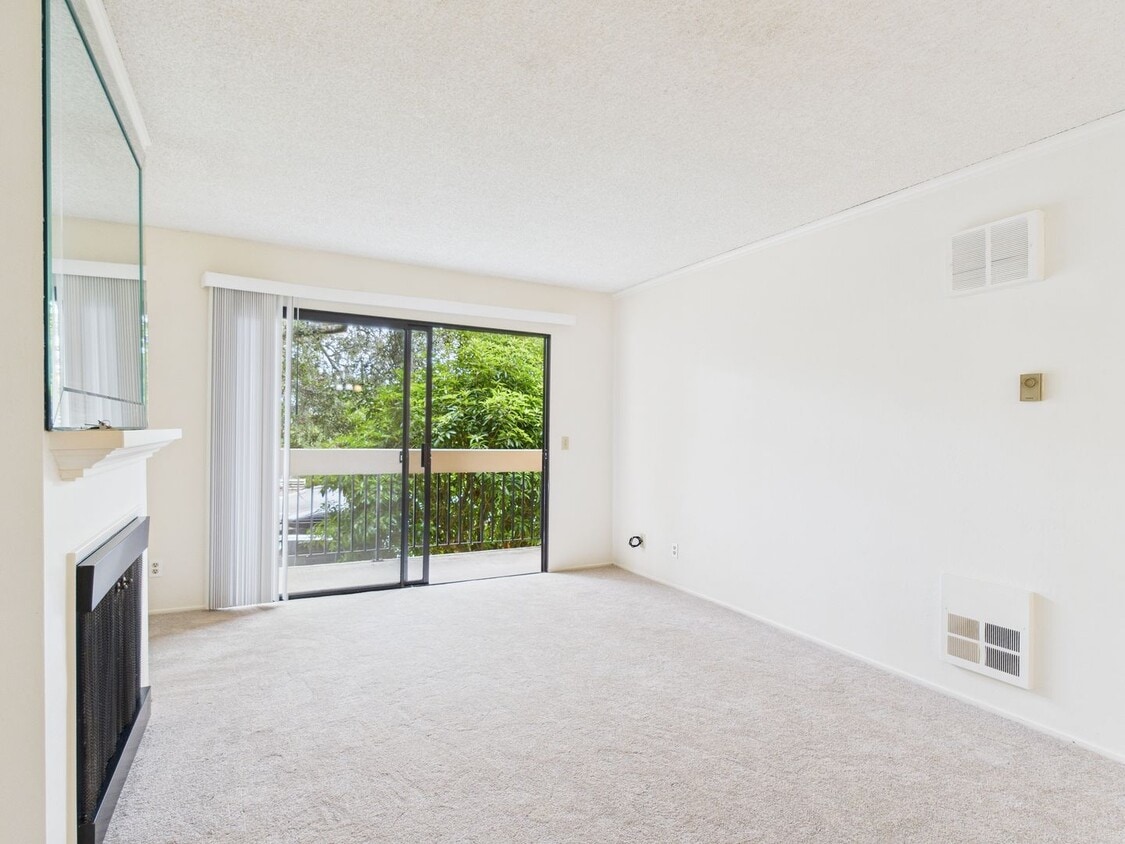 Primary Photo - 1/1 Golden Oaks Condo for rent