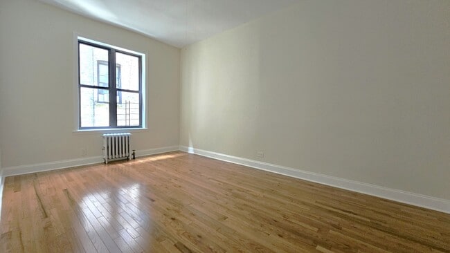 Foto del edificio - 300 Fort Washington Ave