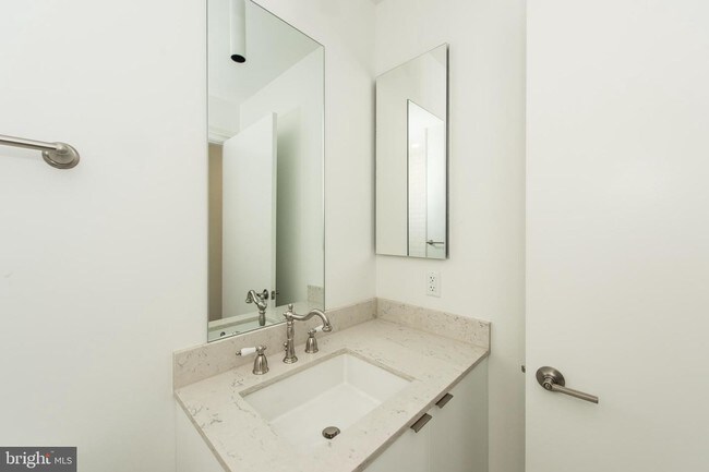 Foto del edificio - 1380 Quincy St NW