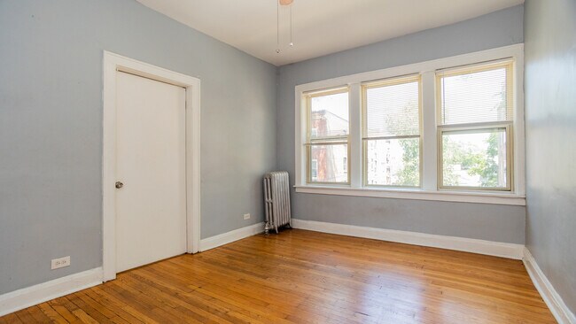 Foto del edificio - 3107 W Ainslie St