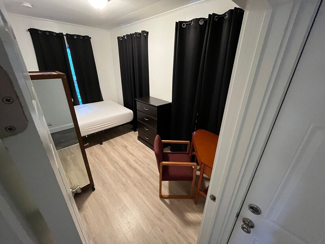 Foto principal - 310 -312 Pleasant Street