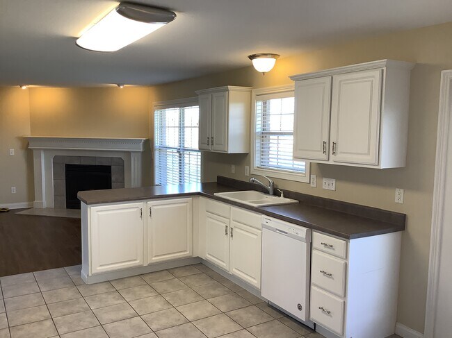 Foto del edificio - 650 Orient Way