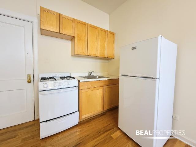 Building Photo - 0 bedroom in CHICAGO IL 60657