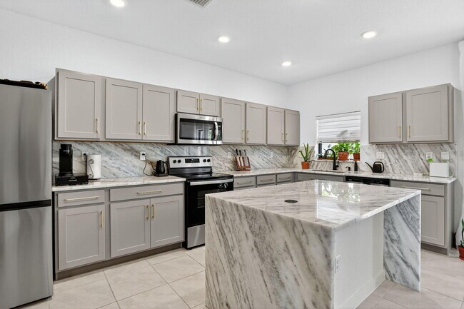Foto del edificio - 950 NW 3rd Terrace