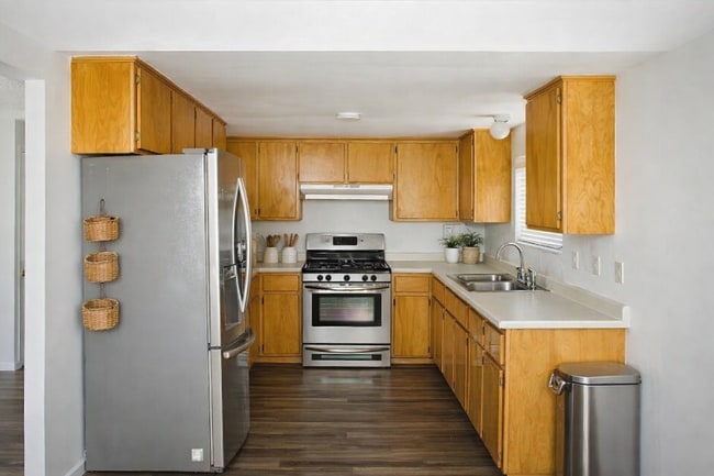 Building Photo - 16150 Vía Montana