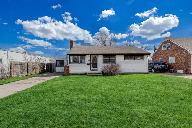 Foto del edificio - 534 S Christine Ave