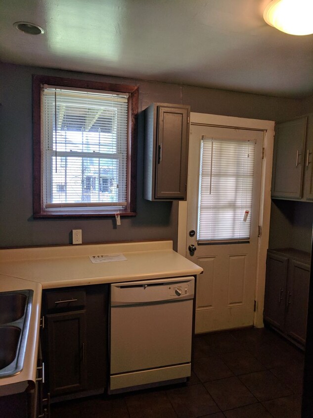 Foto principal - South Oakland Large and renovated 3 bedroo...