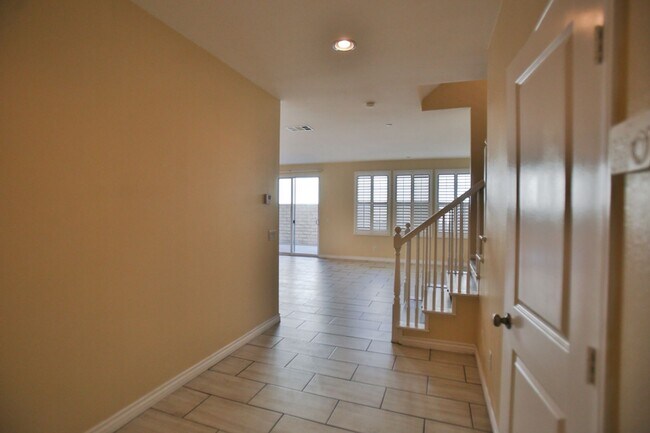Building Photo - Beautiful Rental in Garden Grove