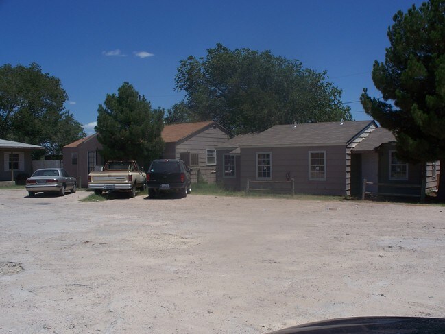 Building Photo - Hideaway Apartments
