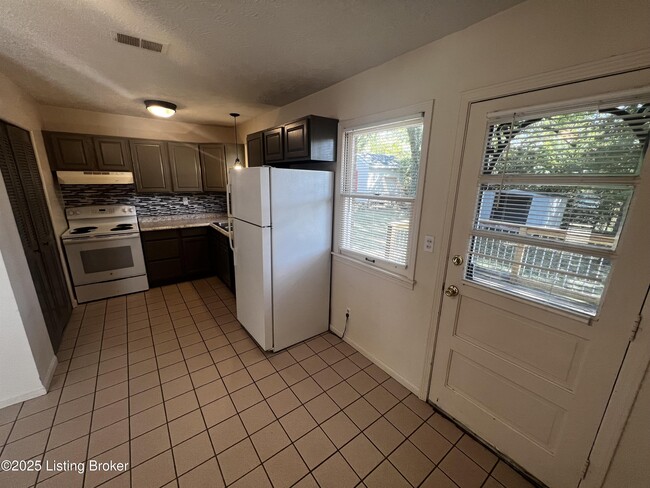 Foto del edificio - 6805 Reelfoot Ct