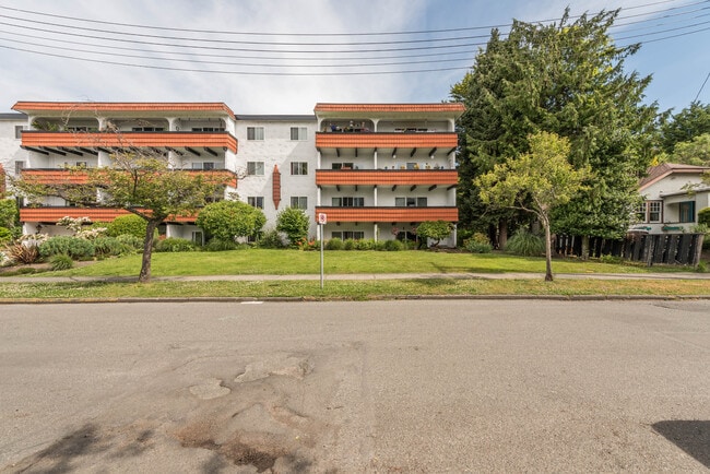 Building Photo - 1030 Pendergast St