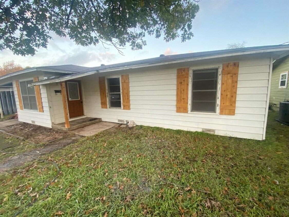 Primary Photo - Single Family Ranch
