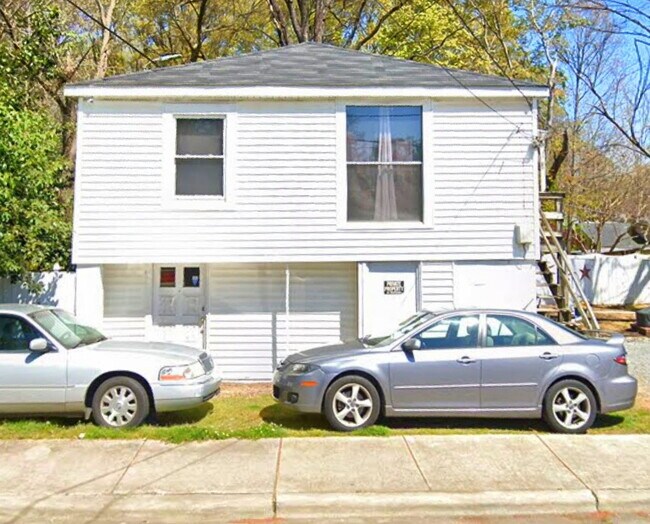 Cozy, Elevated Apt - 2152 Highland St