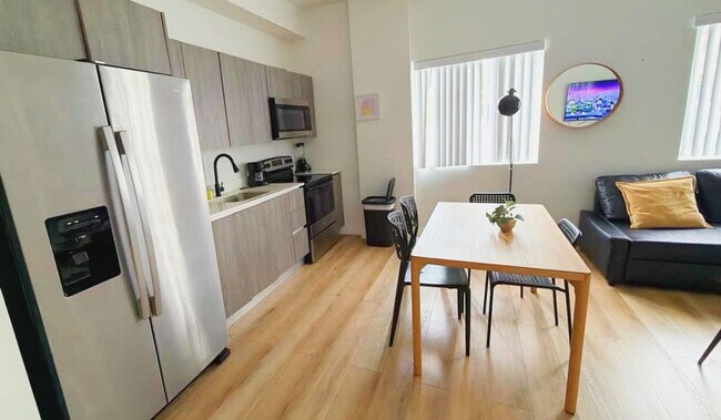 Foto del edificio - 1534 NW 1st St