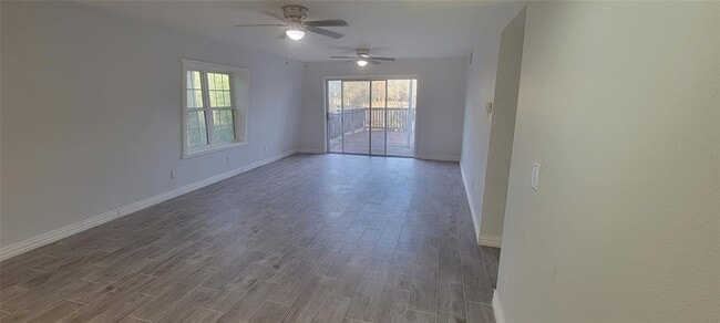 Building Photo - 250 Wood Haven