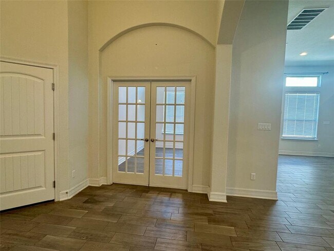 Foto del edificio - 124 Woodway Bend