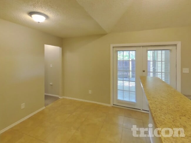 Building Photo - 6621 Brookhaven Trail