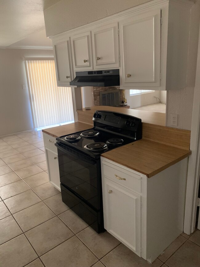 Foto del edificio - 3922 Wickersham St