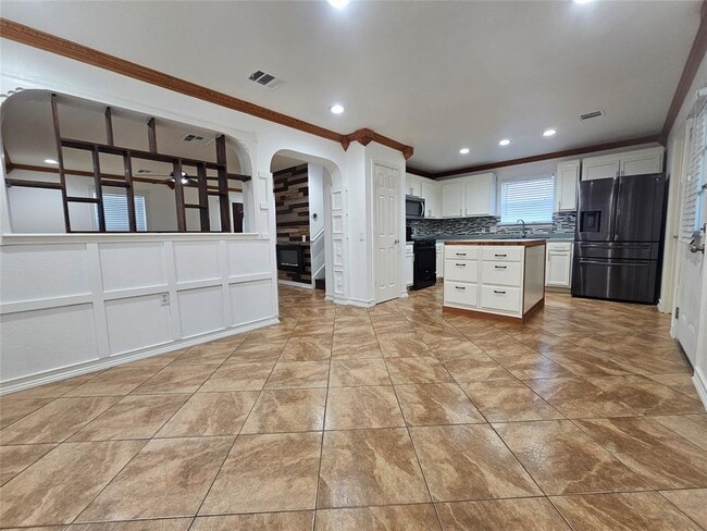 Building Photo - 18212 Flathead Dr