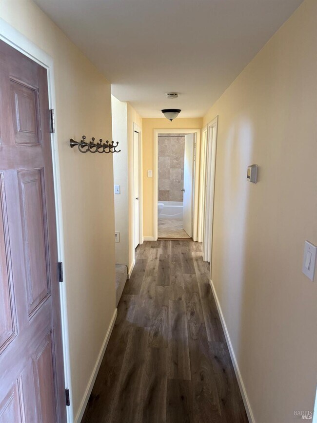 Foto del edificio - 16 Harbor View Ct