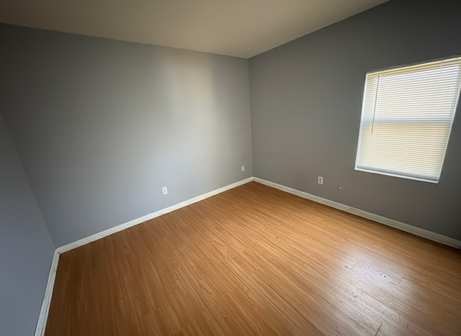 Building Photo - 1328 Lambert St