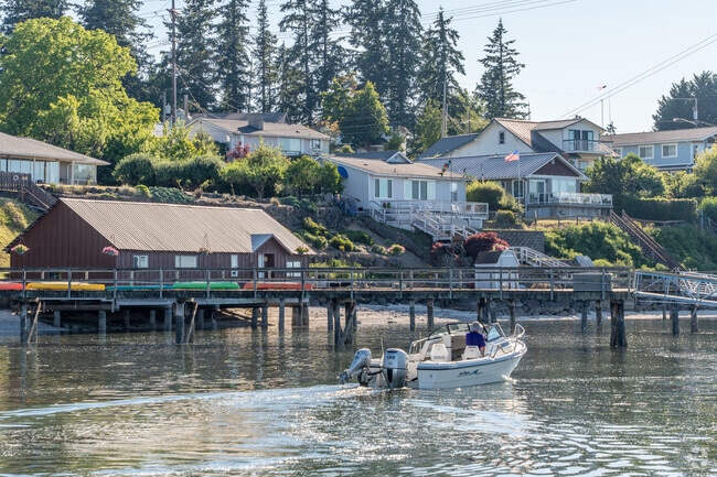 Embrace a vibrant lifestyle in Keyport with endless opportunities for maritime adventures.