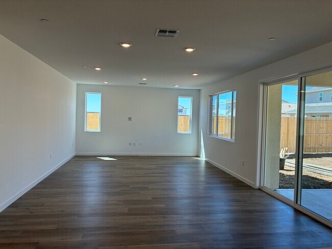 Foto del edificio - 8133 Arrowfield Way