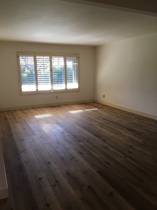 Foto del edificio - Beautiful 3 Bedroom 2 Bath in Great Neighb...