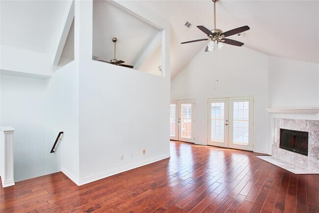 Building Photo - 731 Heights Blvd