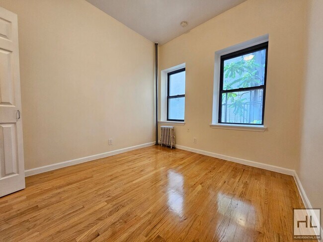 Foto del edificio - 2-Bedroom Apartment in Nolita | 3rd Floor,...