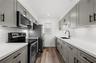 Building Photo - 2744 Briarhurst Dr