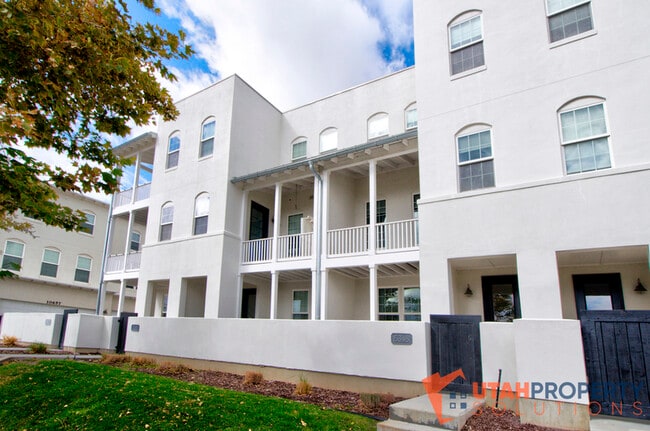 Photo - 5348 W South Jordan Pky Townhome