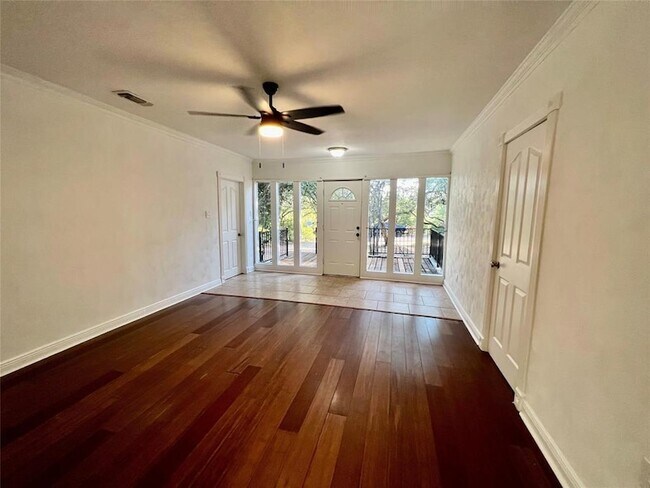 Foto del edificio - 15106 Mettle Dr